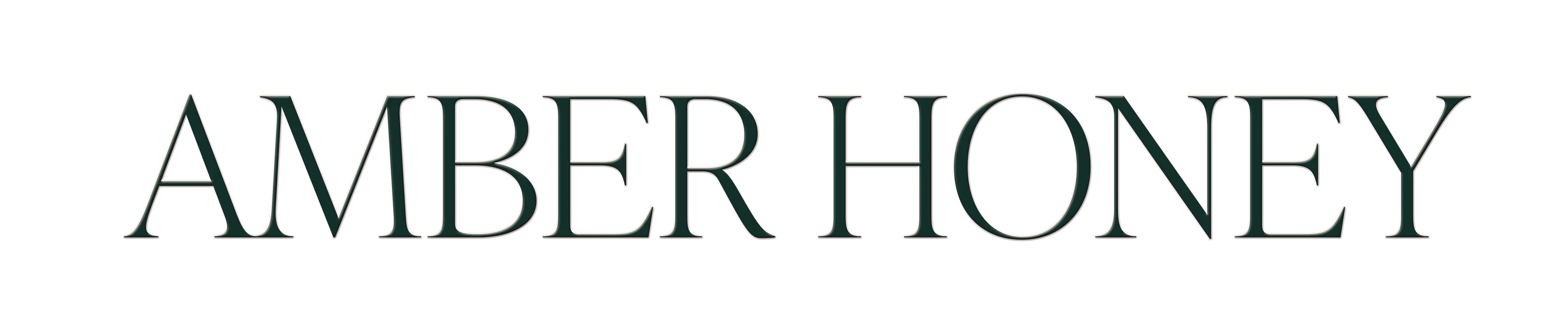 Elegant grön präglad text med orden Amber Honey, stilfull logo för honung och honungsvinäger