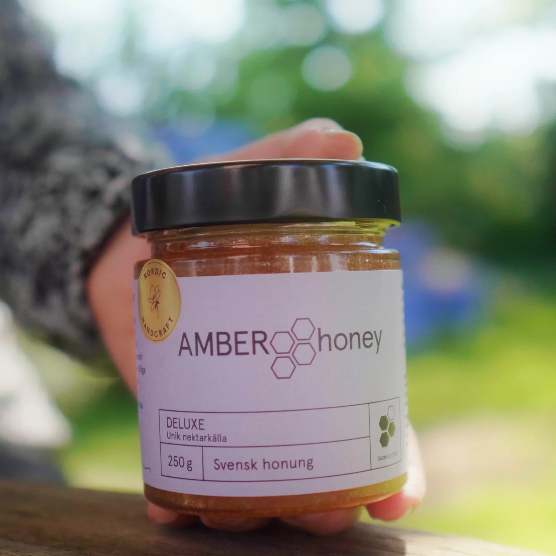 Burk med svensk honung deluxe, handhållen utomhus, naturlig biodling, 250g